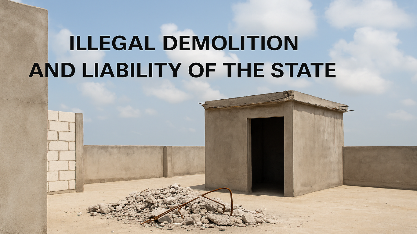 سطح عمارة مهدمة جزئياً مع أنقاض خرسانية وغرفة إسمنتية صغيرة، تحت سماء زرقاء، وعنوان بالإنجليزية يشير إلى الهدم غير المشروع ومسؤولية الدولة.